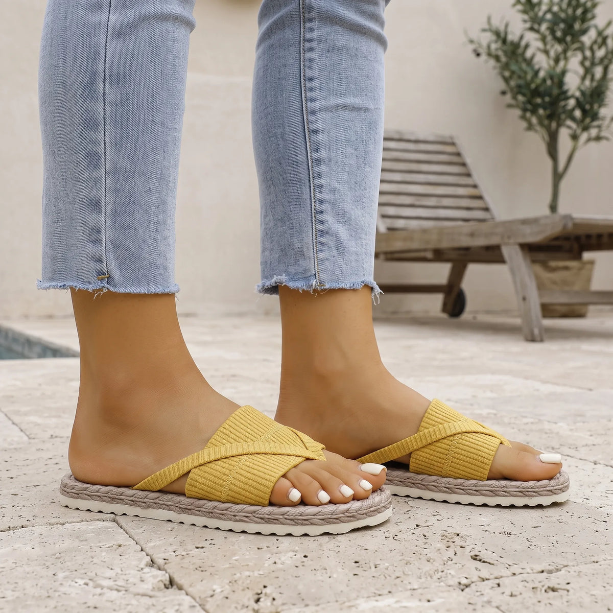Solari - Casual Toe-Loop Sandals